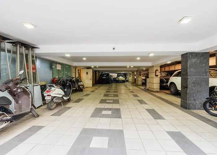 Hotel Picasso Prive Naraina Delhi - Couple Friendly Local Ids Accepted New Delhi